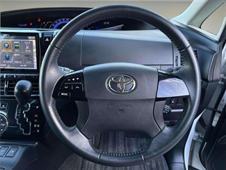 2015 Toyota Estima - Thumbnail