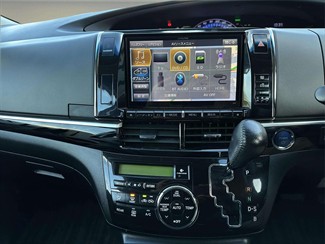 2015 Toyota Estima - Thumbnail