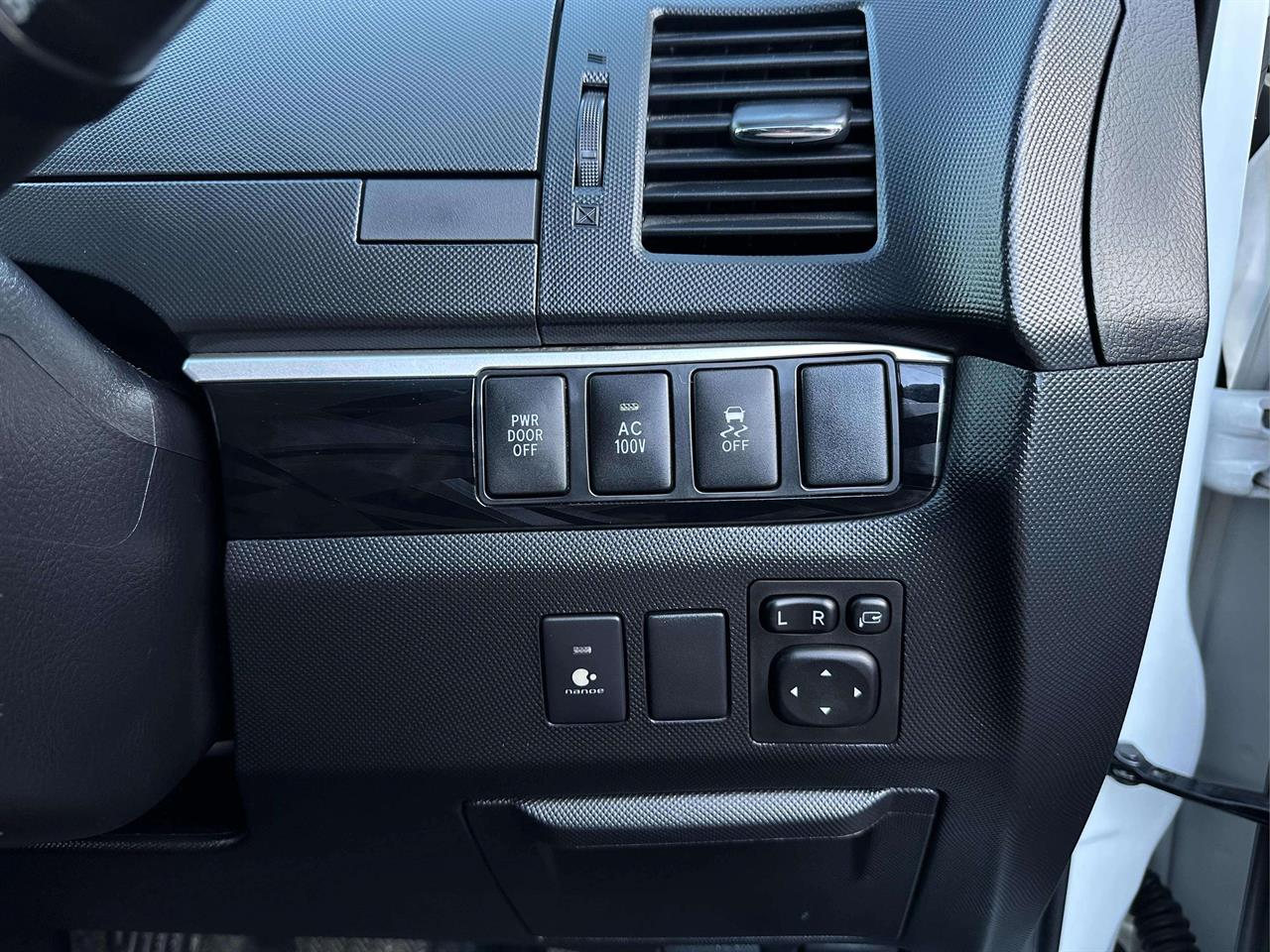 2015 Toyota Estima