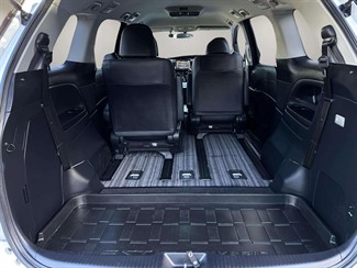 2015 Toyota Estima - Thumbnail