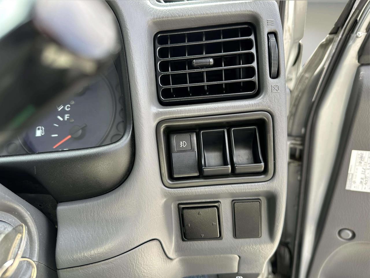 2001 Mazda Bongo