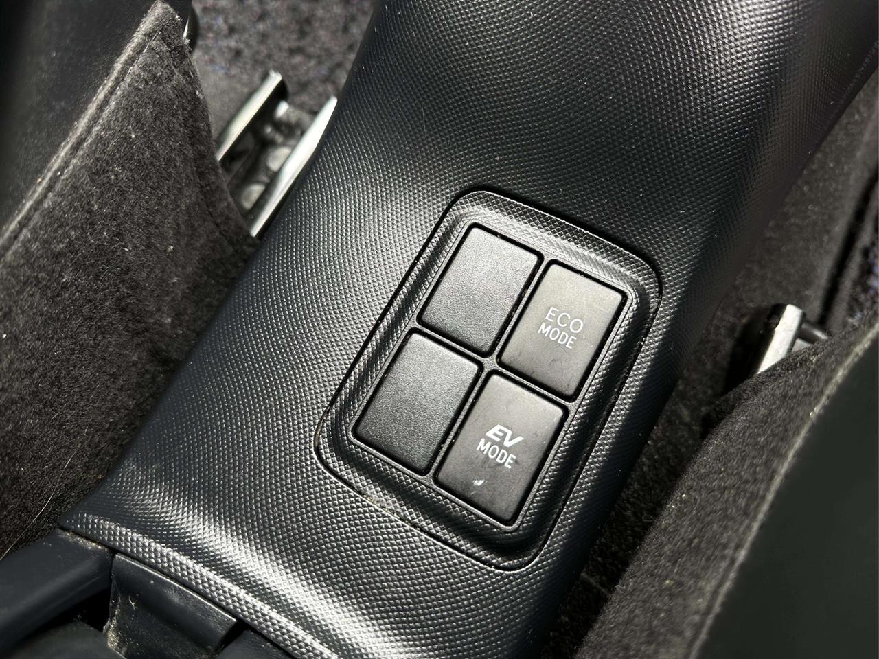 2013 Toyota AQUA