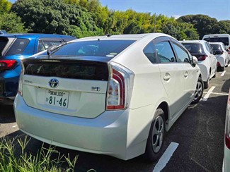2014 Toyota Prius - Thumbnail