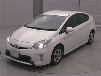 2014 Toyota Prius - Thumbnail