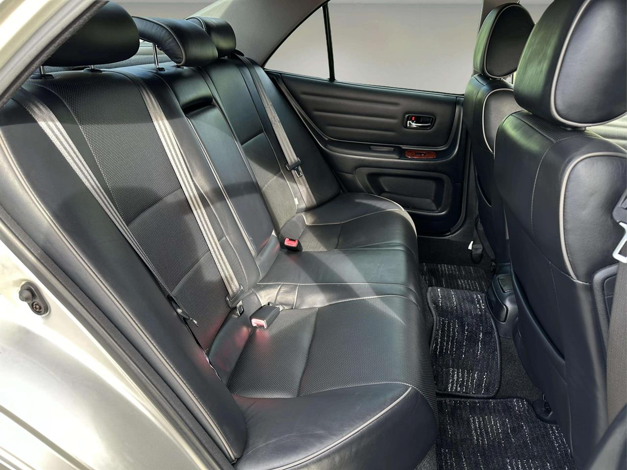 2004 Toyota Altezza