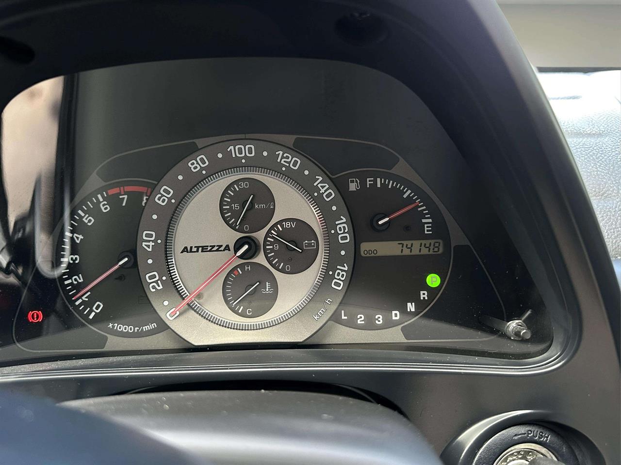 2004 Toyota Altezza