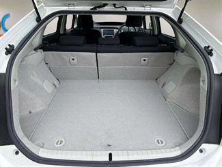 2015 Toyota Prius - Thumbnail