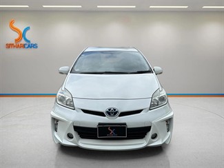 2015 Toyota Prius - Thumbnail