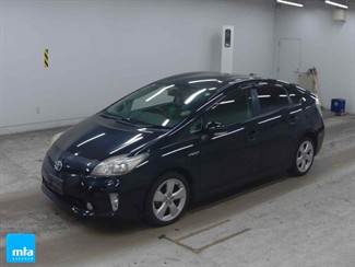 2013 Toyota Prius - Thumbnail