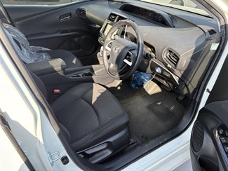 2016 Toyota Prius - Thumbnail
