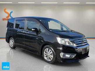 2014 Honda Stepwagon - Thumbnail