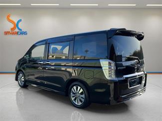 2014 Honda Stepwagon - Thumbnail