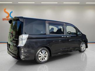 2014 Honda Stepwagon - Thumbnail