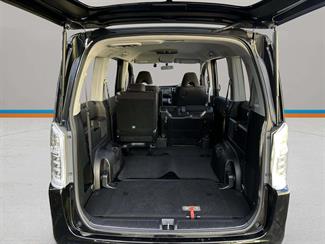 2014 Honda Stepwagon - Thumbnail