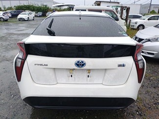 2018 Toyota Prius - Thumbnail