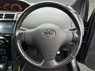 2006 Toyota Vitz - Thumbnail