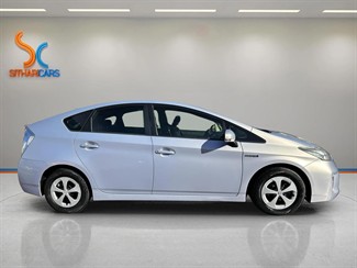 2012 Toyota Prius - Thumbnail