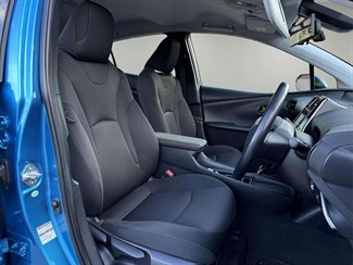 2019 Toyota Prius - Thumbnail