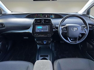 2019 Toyota Prius - Thumbnail