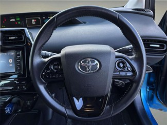 2019 Toyota Prius - Thumbnail