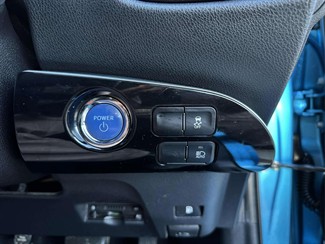 2019 Toyota Prius - Thumbnail