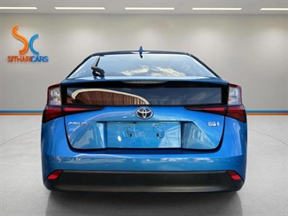 2019 Toyota Prius - Thumbnail