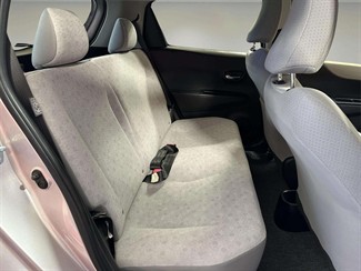2011 Toyota Vitz - Thumbnail