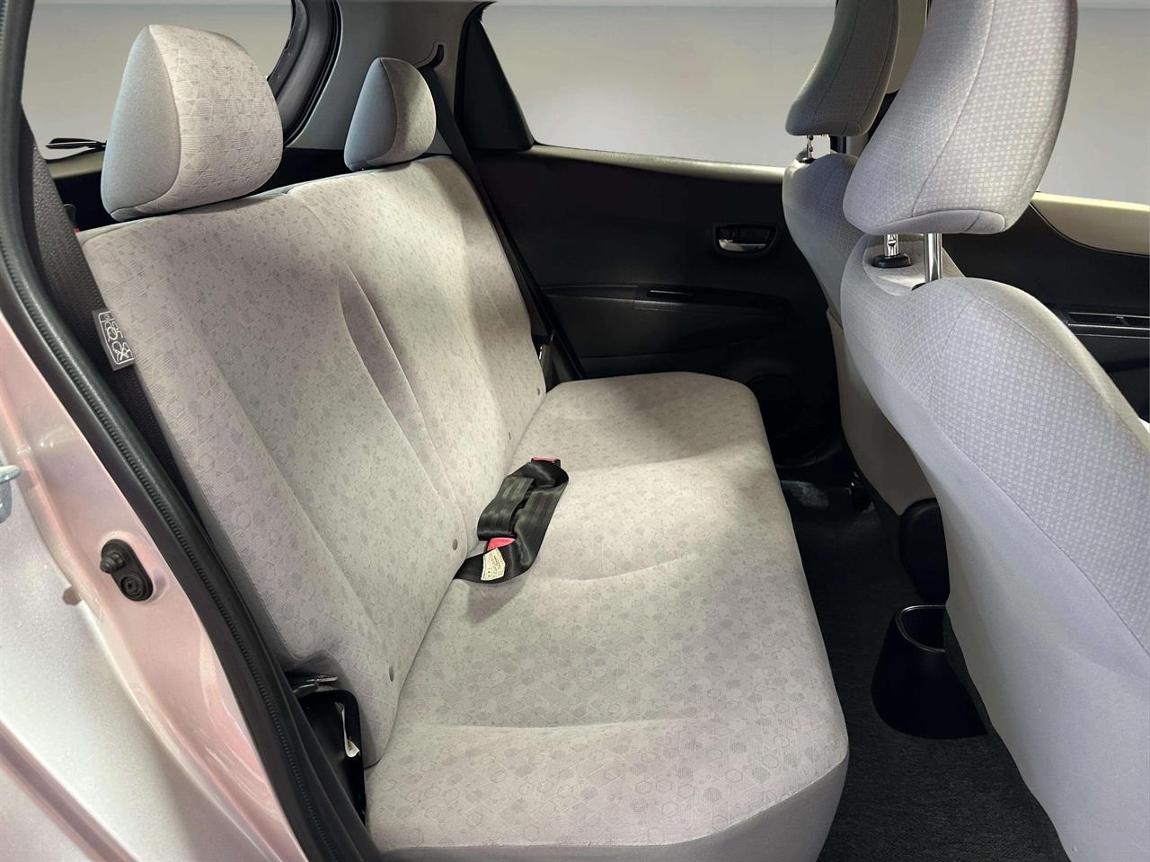 2011 Toyota Vitz