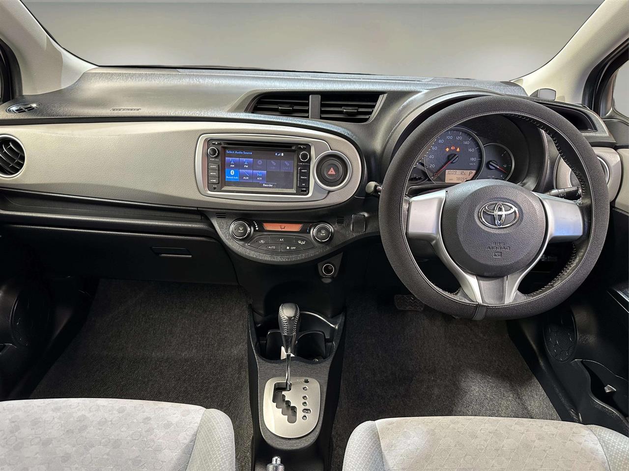 2011 Toyota Vitz