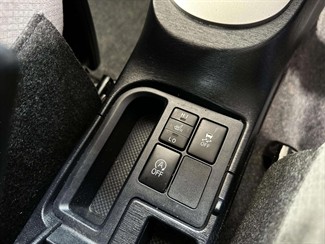 2011 Toyota Vitz - Thumbnail