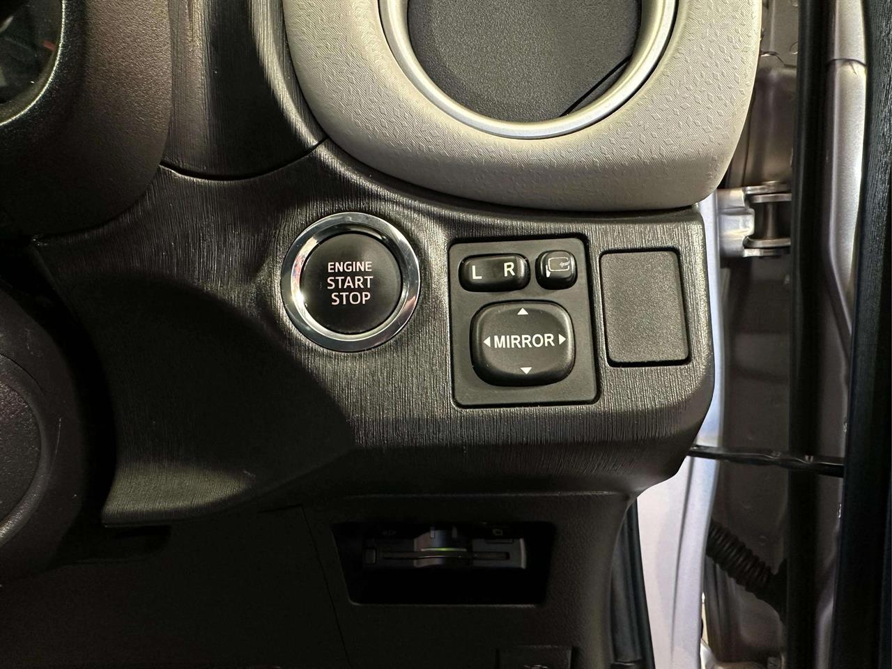 2011 Toyota Vitz