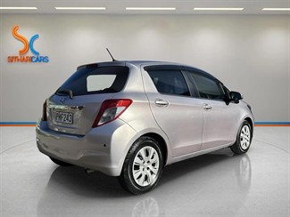 2011 Toyota Vitz - Thumbnail