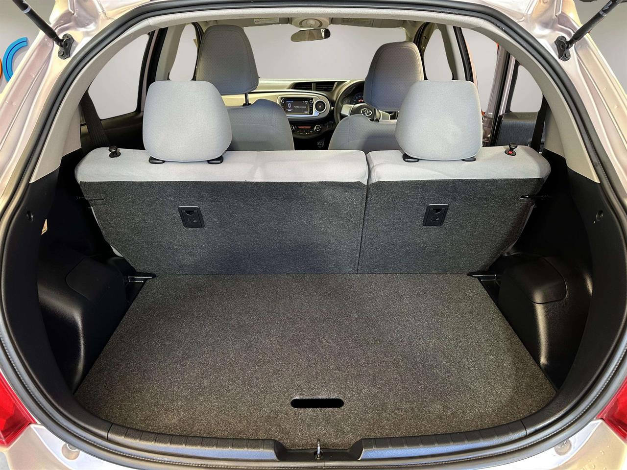 2011 Toyota Vitz