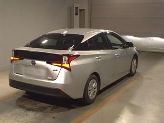 2020 Toyota Prius - Thumbnail