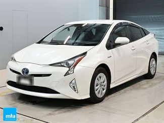 2018 Toyota Prius - Thumbnail