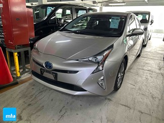 2017 Toyota Prius - Thumbnail