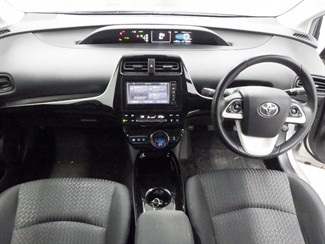 2017 Toyota Prius - Thumbnail