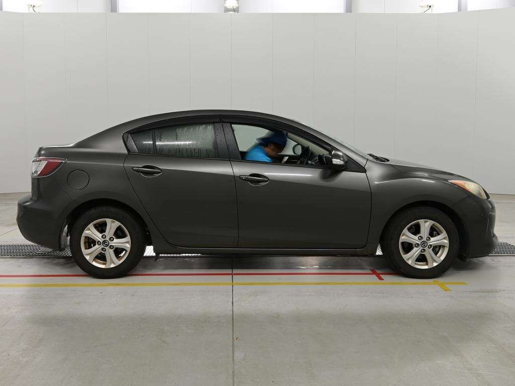 2013 Mazda Axela