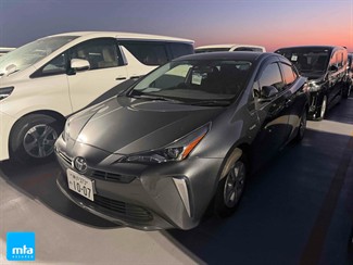 2019 Toyota Prius - Thumbnail