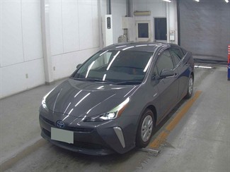 2019 Toyota Prius - Thumbnail