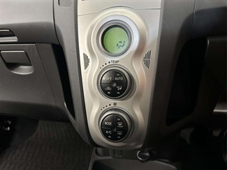 2006 Toyota Vitz - Thumbnail