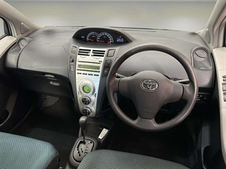 2006 Toyota Vitz - Thumbnail