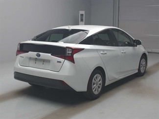 2022 Toyota Prius - Thumbnail