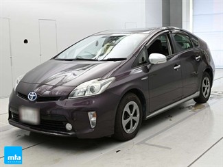2015 Toyota Prius - Thumbnail