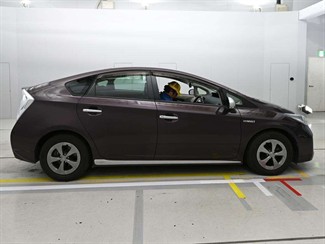 2015 Toyota Prius - Thumbnail