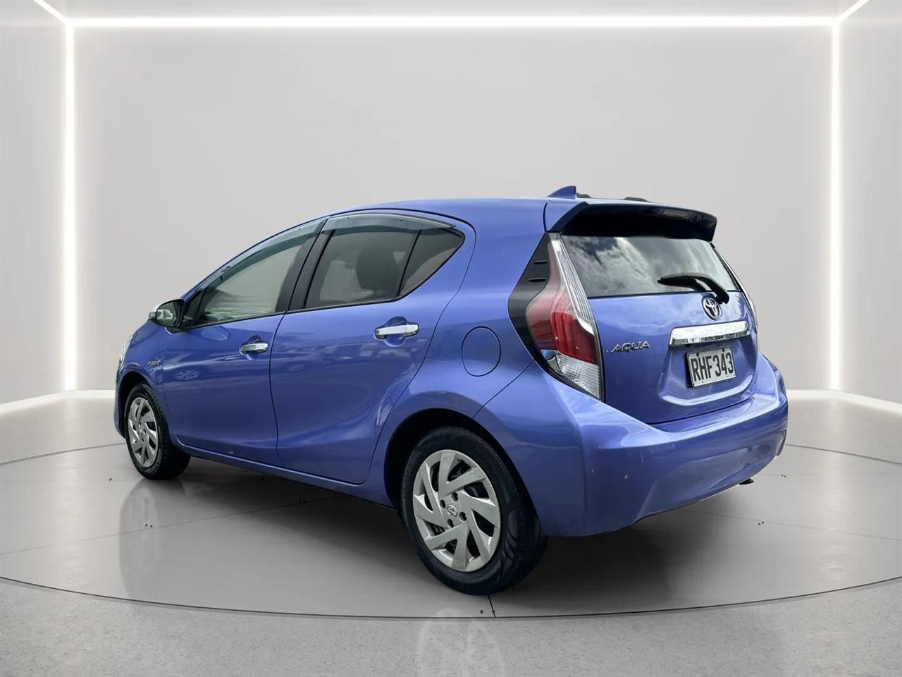 2016 Toyota AQUA