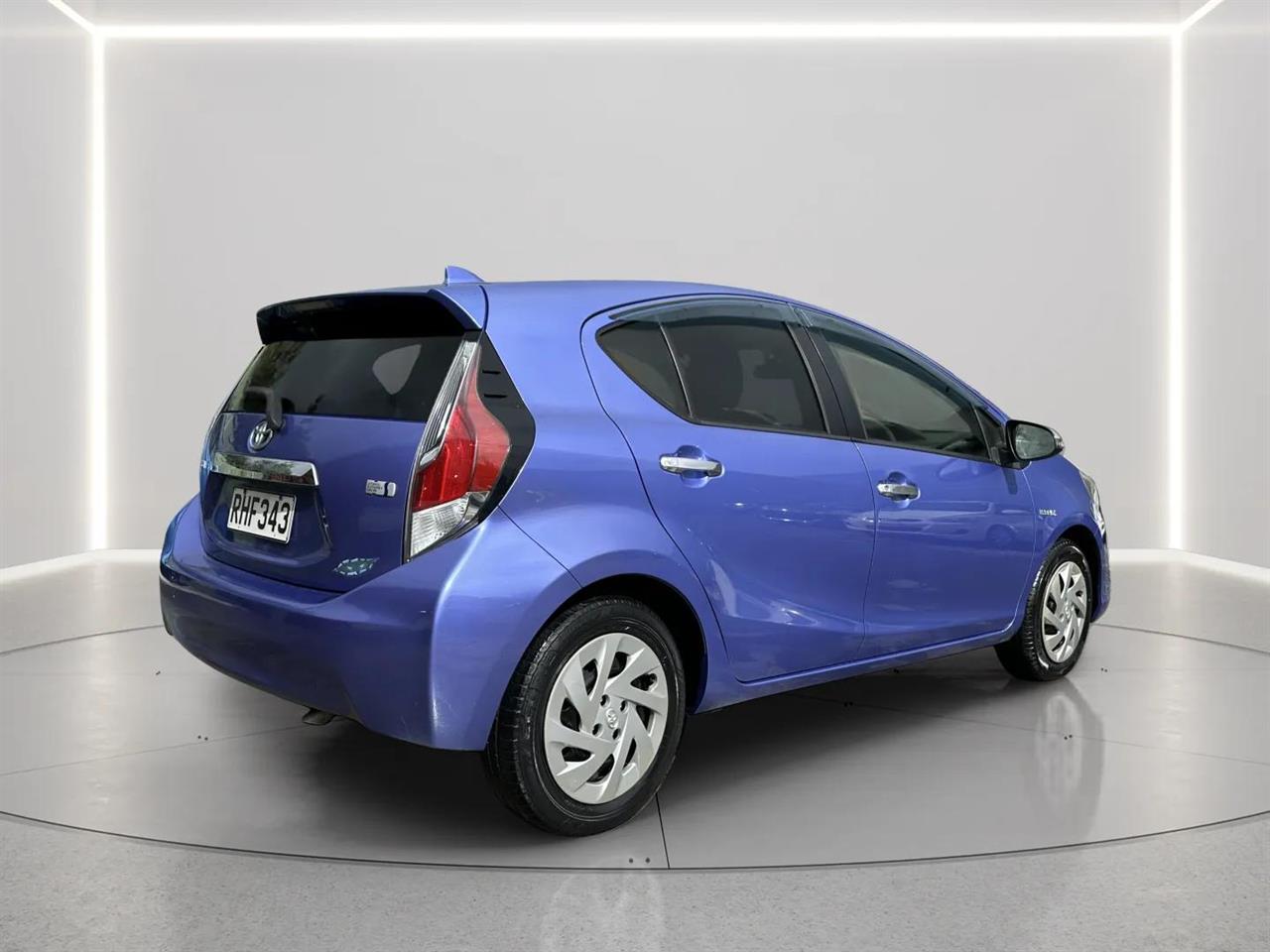 2016 Toyota AQUA