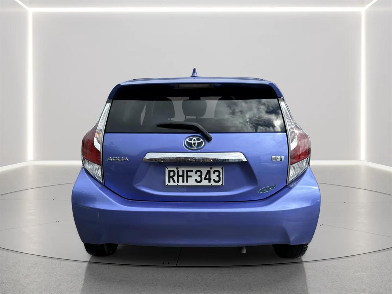 2016 Toyota AQUA