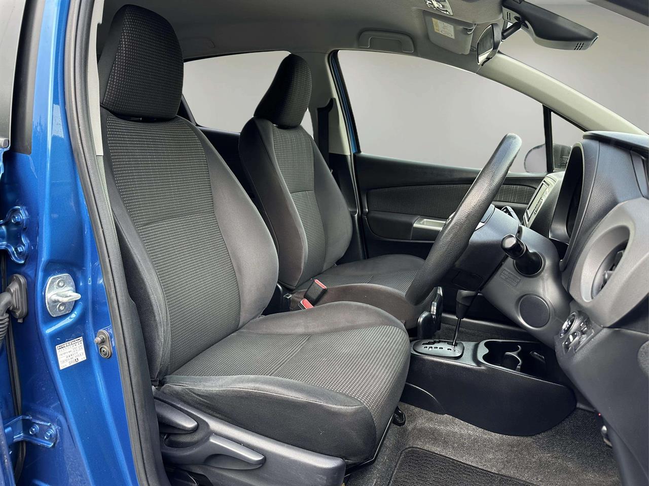 2015 Toyota Vitz