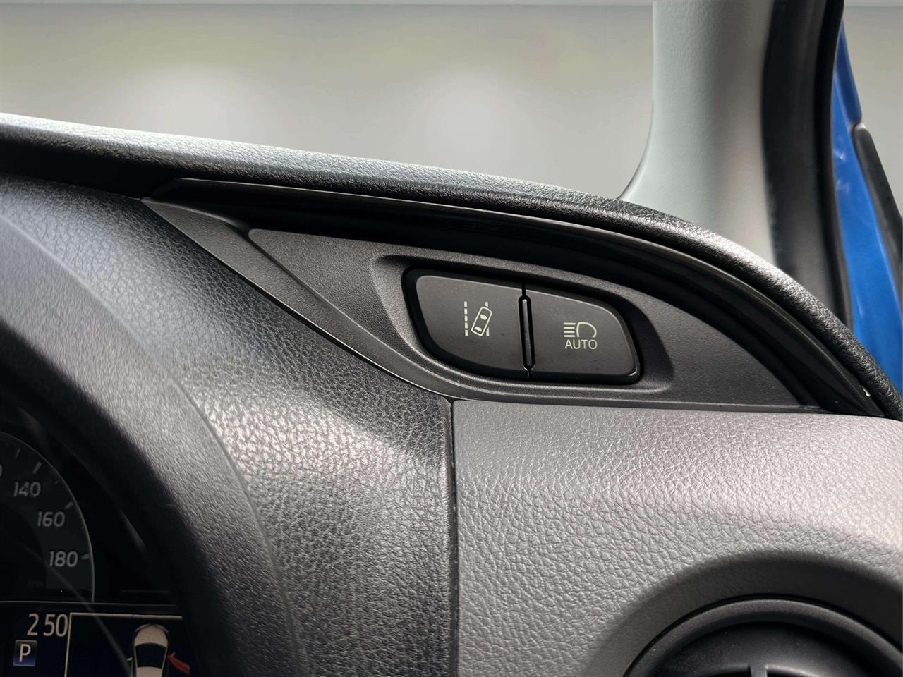 2015 Toyota Vitz